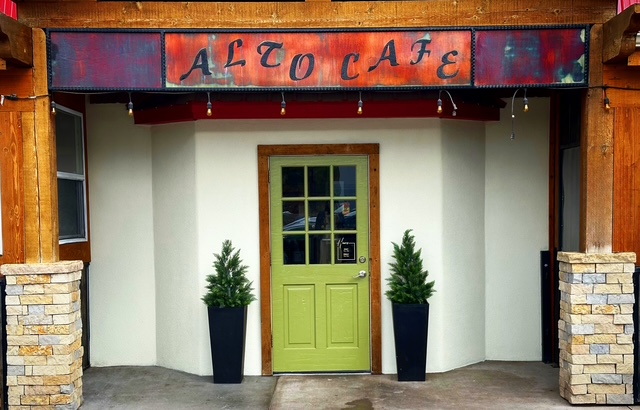Alto Cafe and Bakery